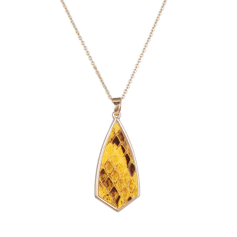 Trendy Leopard Print Abalone Character Necklace