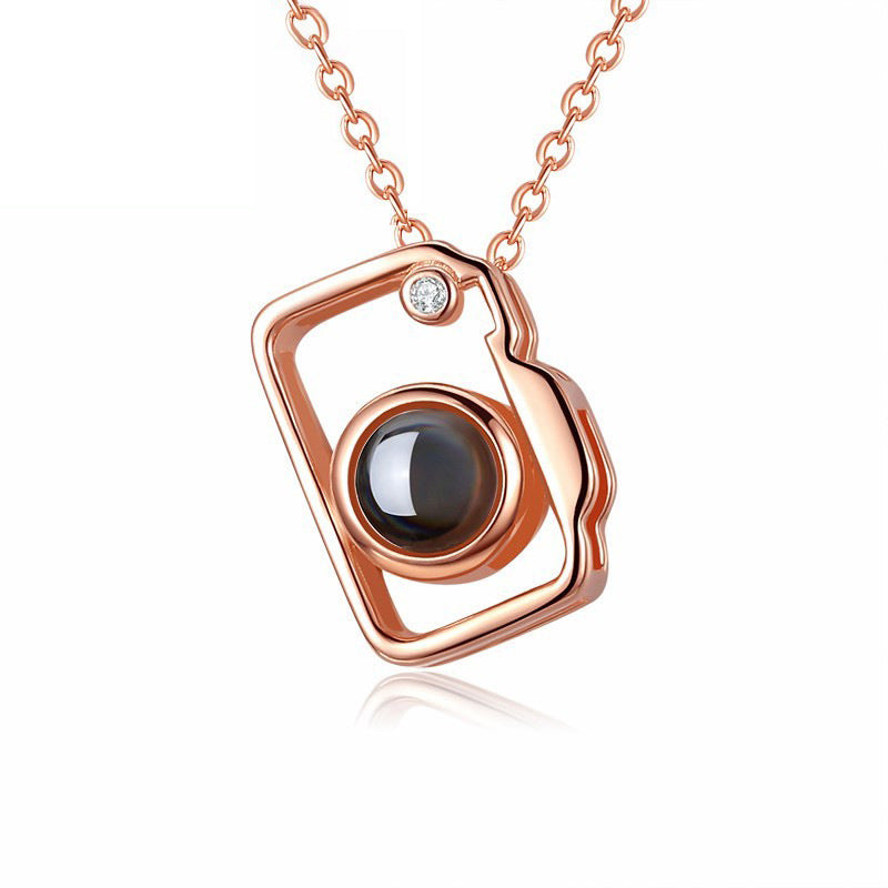 Curaçao camera shaped necklace