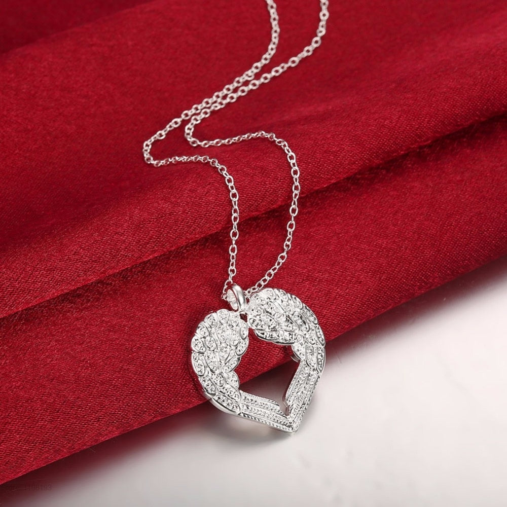Curaçao Angel wings necklace
