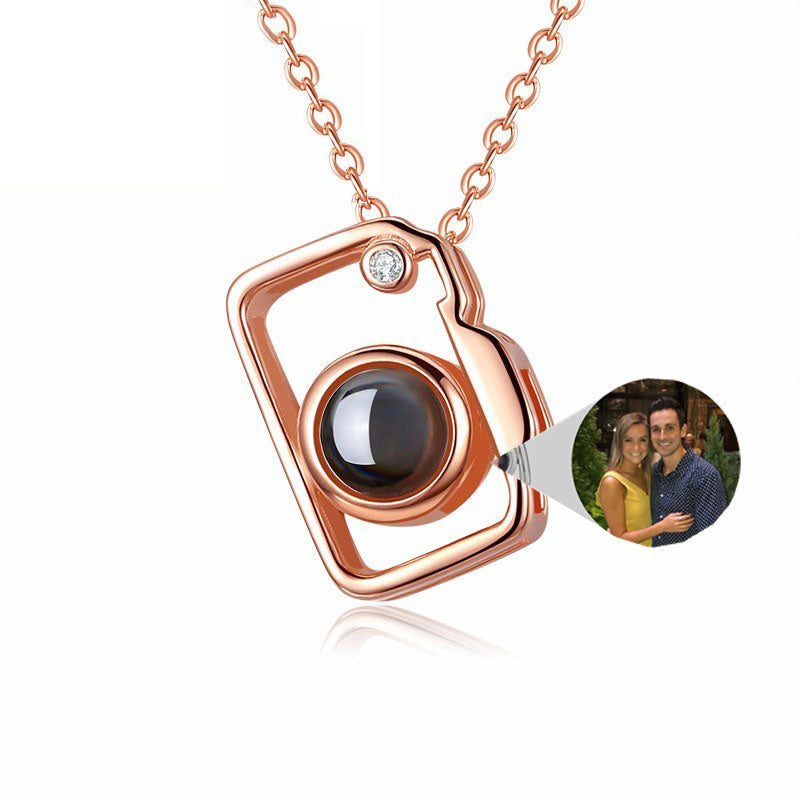 Curaçao camera shaped necklace