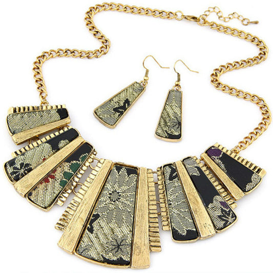 European and American fashion retro leopard necklace sweater chain