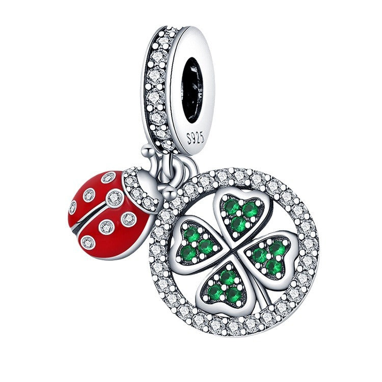 Curaçao Ladybug Green Leaf Necklace