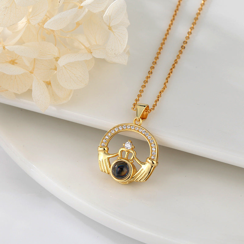 Curaçao Crown necklace