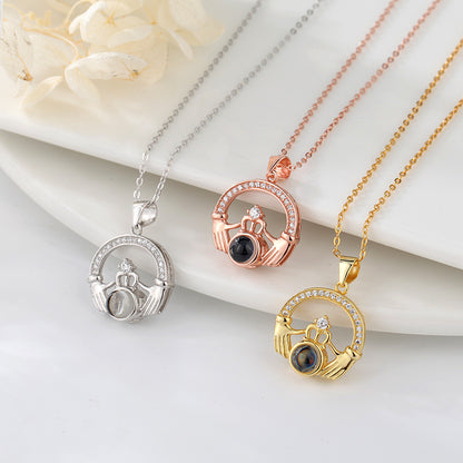 Curaçao Crown necklace