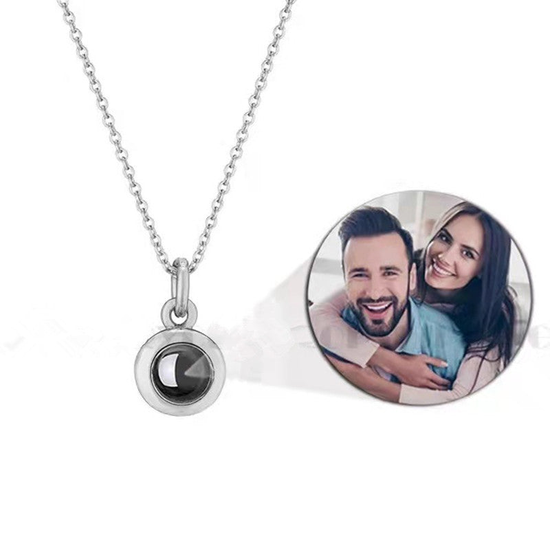Curaçao micro engraved necklace