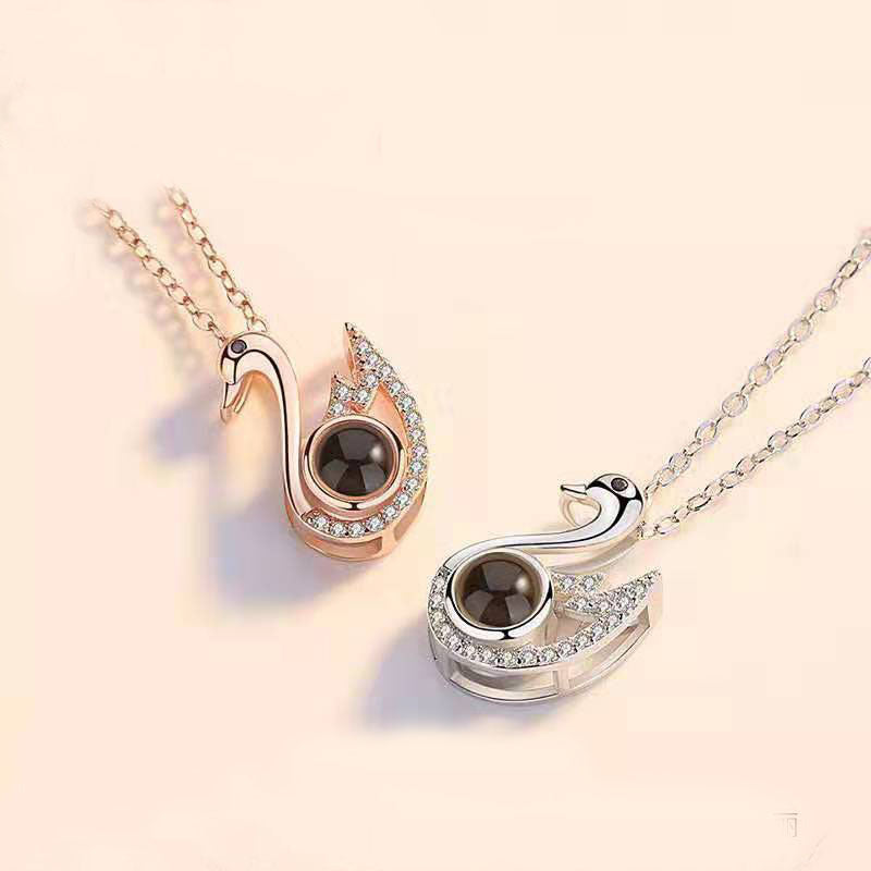 Curaçao Swan little necklace