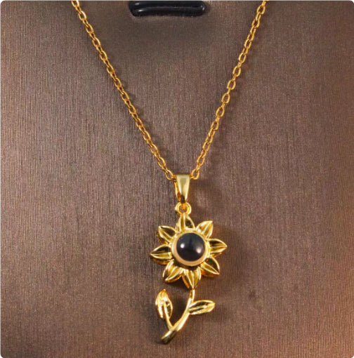 Curaçao Sunflower Necklace