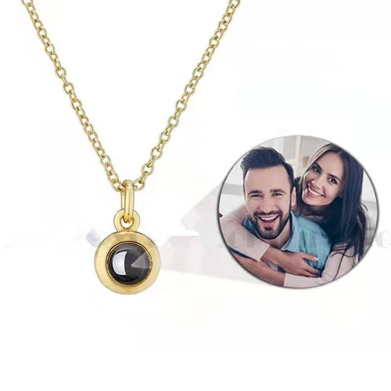 Curaçao micro engraved necklace