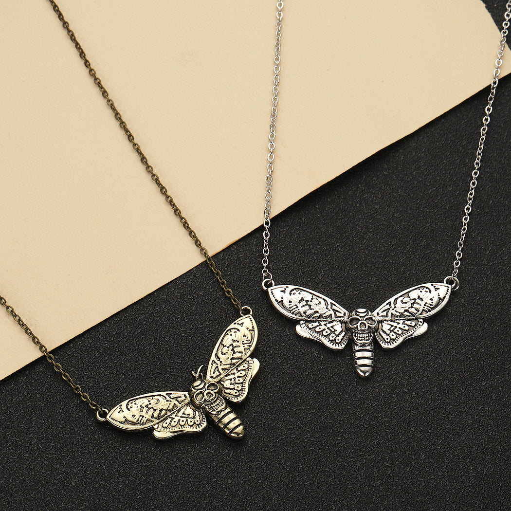 Curaçao alloy gothic moon Necklace