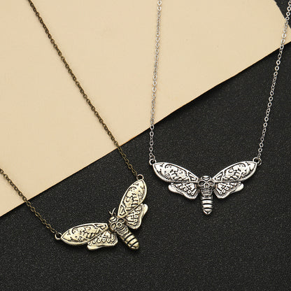 Curaçao alloy gothic moon Necklace